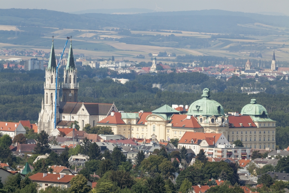 SKYperformance STEIGER T 900 HF von Felbermayr am Klosterneuburg