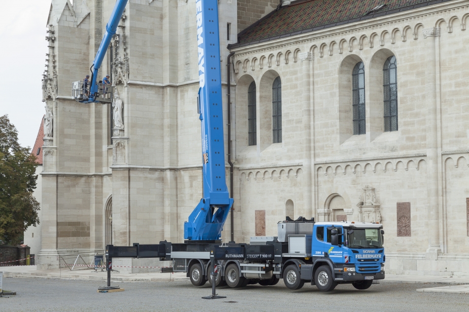 SKYperformance STEIGER T 900 HF von Felbermayr am Klosterneuburg