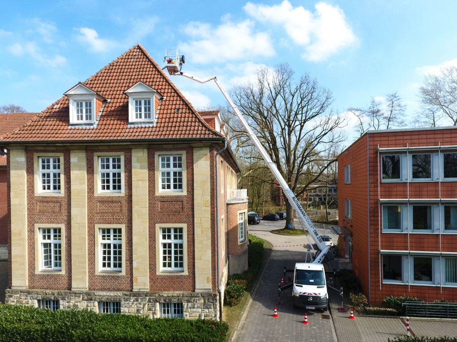 STEIGER TBR 230 LKW-Arbeitsbühne mit 23 m Arbeitshöhe