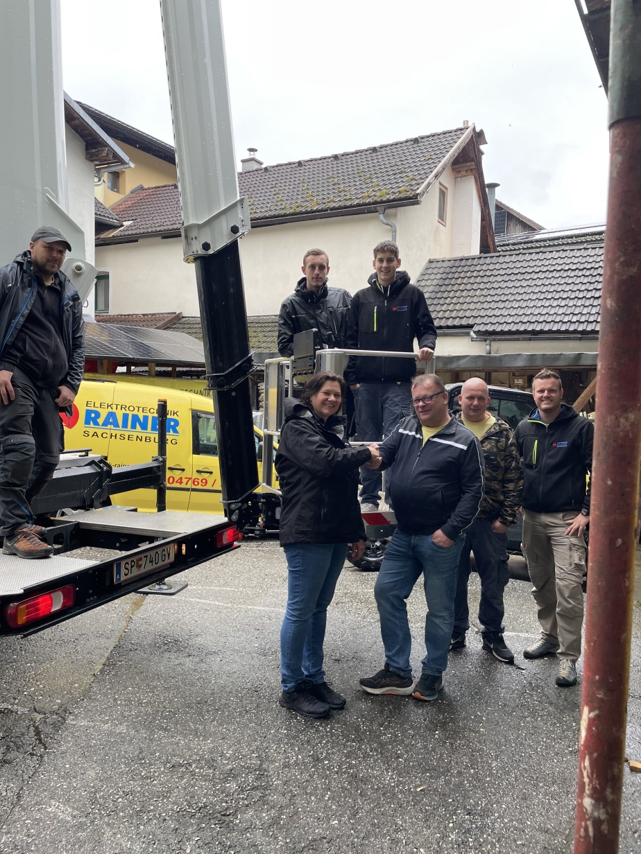 Übergabe des VERSALIFT VTX 240 G3 durch Ruthmann Österreich GmbH