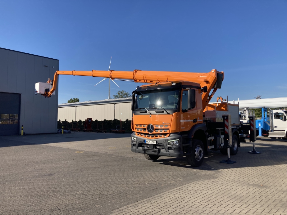 Übergabe NHF Heilbronn T 230 HV12 und T 300 HV12 