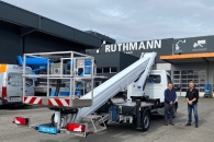 Martin Zach (re) Ruthmann GmbH Österreich, übergibt an Hr. Strobl